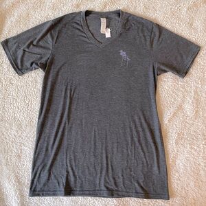 CatLady Box Grey V-Neck Cat Paw Holding Flowers Short Sleeve Shirt Size Medium
